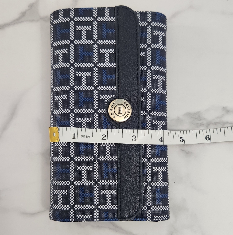NWT Tommy Hilfiger Navy and Black Monogram Trifold Wallet - Picture 13 of 14